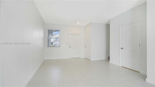 2676 SE 12th St 2676, Homestead, FL 33035