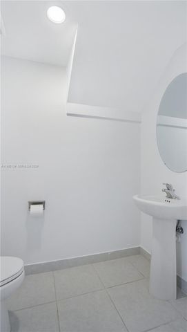 2676 SE 12th St 2676, Homestead, FL 33035