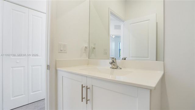 2676 SE 12th St 2676, Homestead, FL 33035