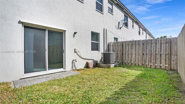 2676 SE 12th St 2676, Homestead, FL 33035