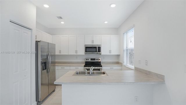 2676 SE 12th St 2676, Homestead, FL 33035