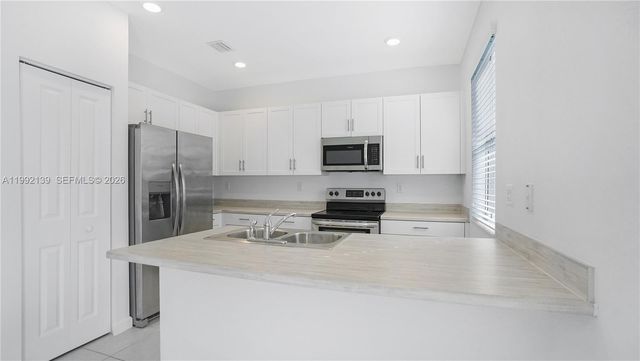 2676 SE 12th St 2676, Homestead, FL 33035