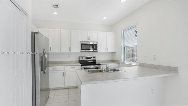 2676 SE 12th St 2676, Homestead, FL 33035