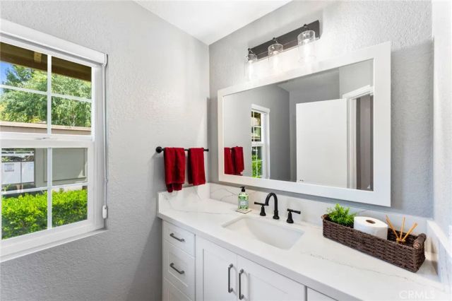 26282 Hanover, Laguna Hills, CA 92653