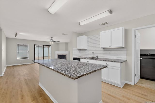 12910 Hunters Moon, San Antonio, TX 78249