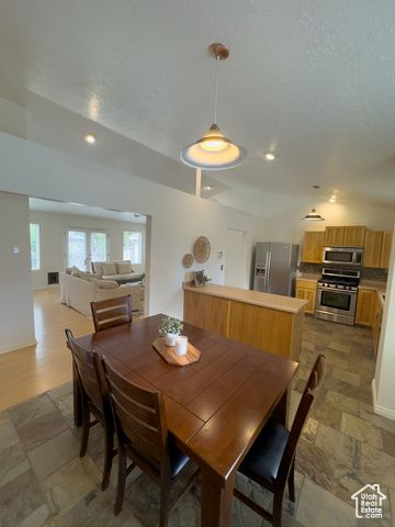 841 E 8600 S, Sandy, UT 84094