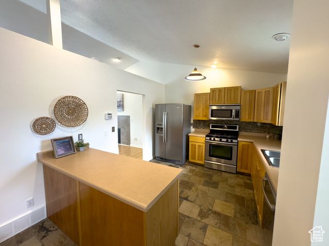 841 E 8600 S, Sandy, UT 84094
