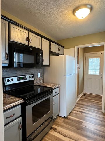 404 Sideline Dr, Oak Grove, KY 42262