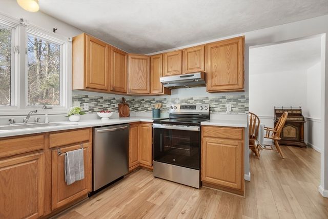 8 Liberty Road, Medway, MA 02053