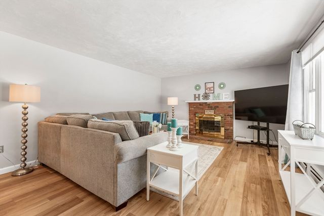 8 Liberty Road, Medway, MA 02053