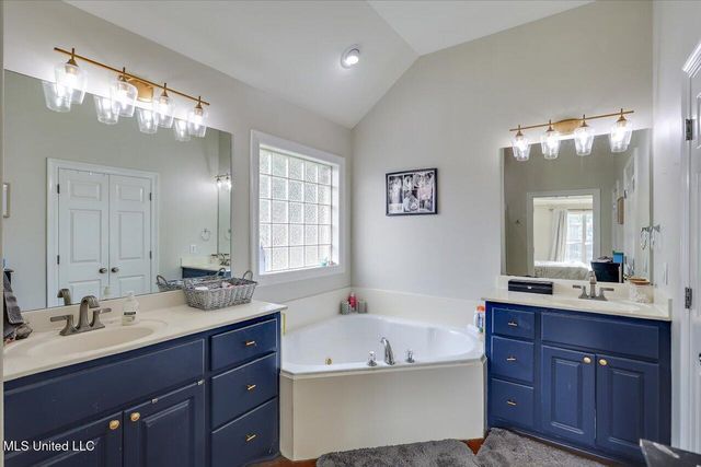 230 Lighthouse Lane, Brandon, MS 39047