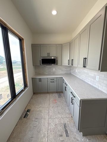 5143 N Brownwood Drive, Janesville, WI 53545