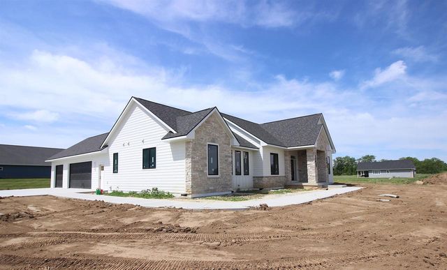 5143 N Brownwood Drive, Janesville, WI 53545