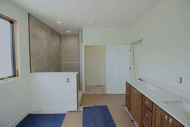 5143 N Brownwood Drive, Janesville, WI 53545