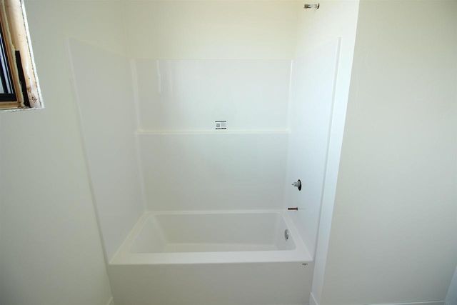 5143 N Brownwood Drive, Janesville, WI 53545