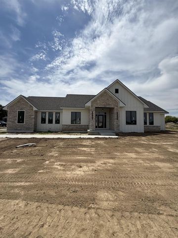 5143 N Brownwood Drive, Janesville, WI 53545