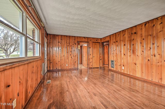 129 Thompson Street, Kingsport, TN 37660