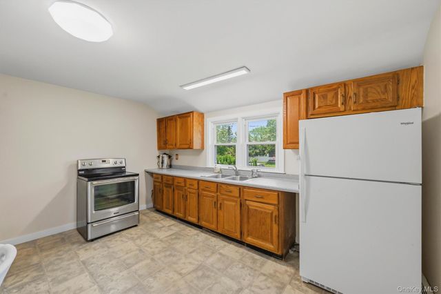 21 Hillside Avenue, Woodbourne, NY 12788