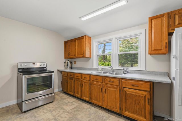 21 Hillside Avenue, Woodbourne, NY 12788