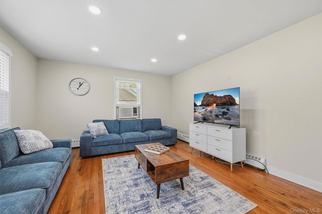21 Hillside Avenue, Woodbourne, NY 12788