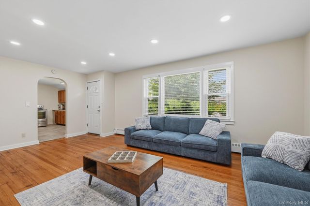 21 Hillside Avenue, Woodbourne, NY 12788
