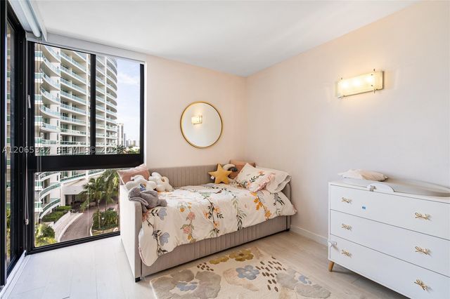 20185 E Country Club Dr 604, Aventura, FL 33180