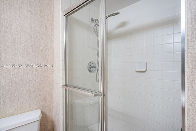 20185 E Country Club Dr 604, Aventura, FL 33180