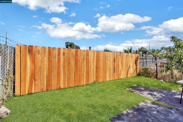 115 Ohio Ave, Richmond, CA 94804