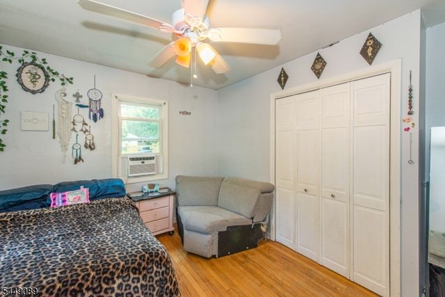 88 Crescent Dr, Hampton Twp., NJ 07860