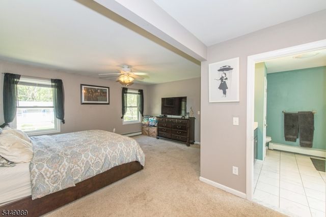 88 Crescent Dr, Hampton Twp., NJ 07860