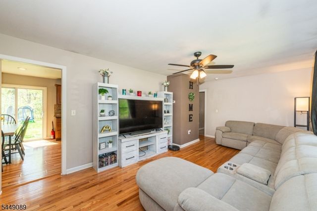 88 Crescent Dr, Hampton Twp., NJ 07860