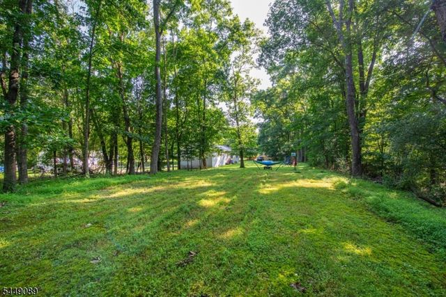 88 Crescent Dr, Hampton Twp., NJ 07860
