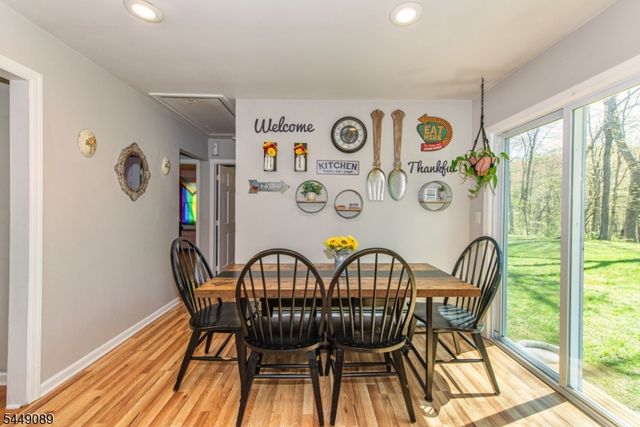 88 Crescent Dr, Hampton Twp., NJ 07860