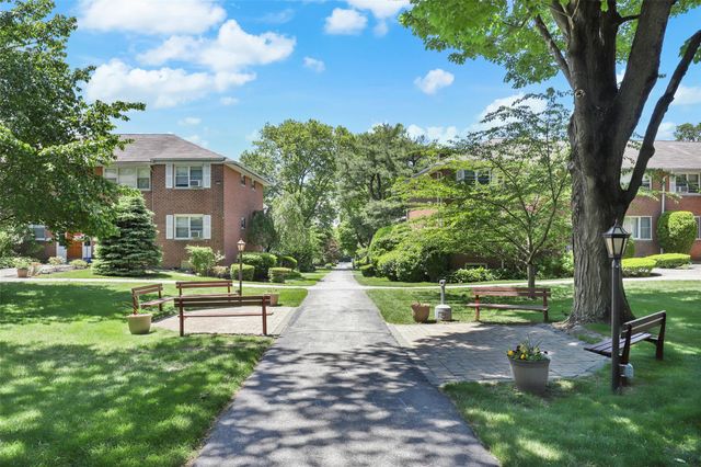 121 N Broadway 22F, White Plains, NY 10603