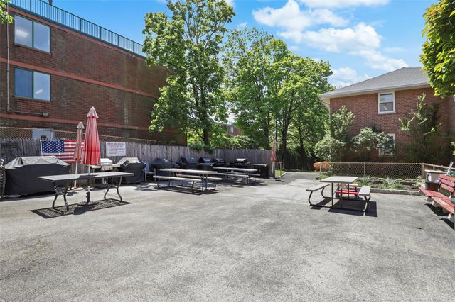 121 N Broadway 22F, White Plains, NY 10603