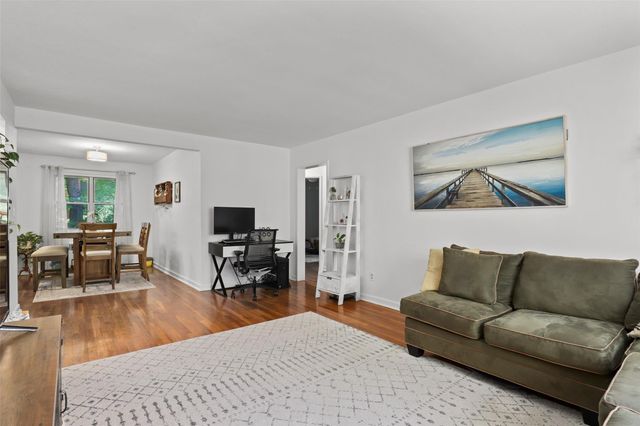 121 N Broadway 22F, White Plains, NY 10603