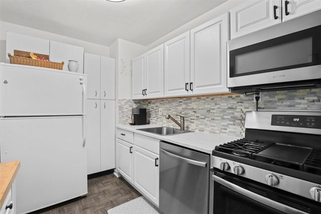 121 N Broadway 22F, White Plains, NY 10603