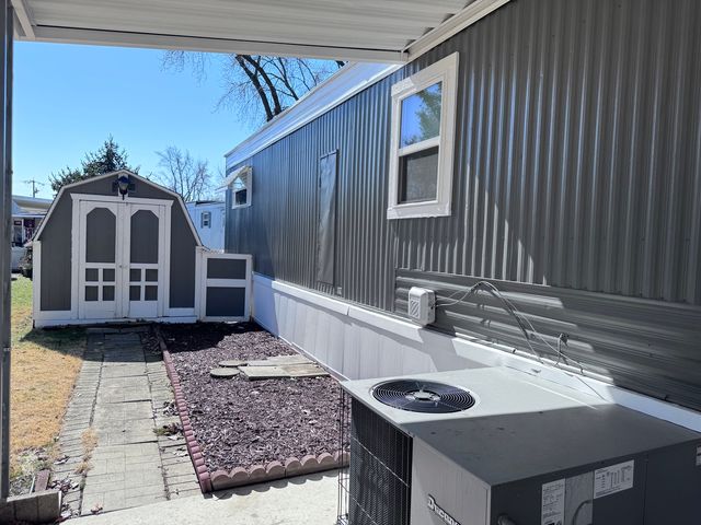 1336 Douglas Avenue 4, Montgomery, IL 60538