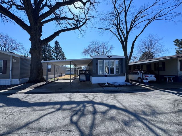 1336 Douglas Avenue 4, Montgomery, IL 60538