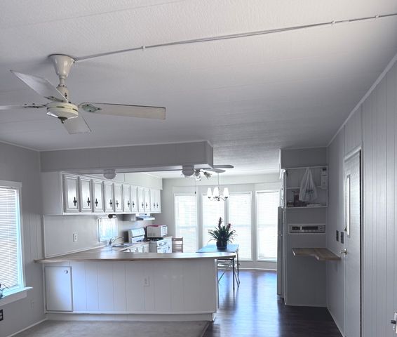 1336 Douglas Avenue 4, Montgomery, IL 60538