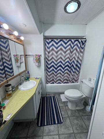 1336 Douglas Avenue 4, Montgomery, IL 60538