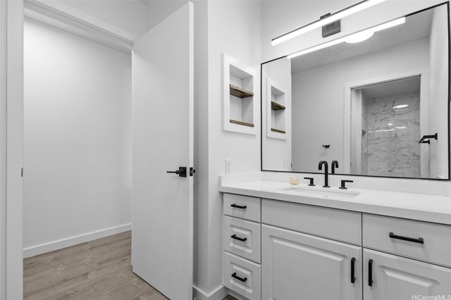 24 Muliwai Lane, Honolulu, HI 96817