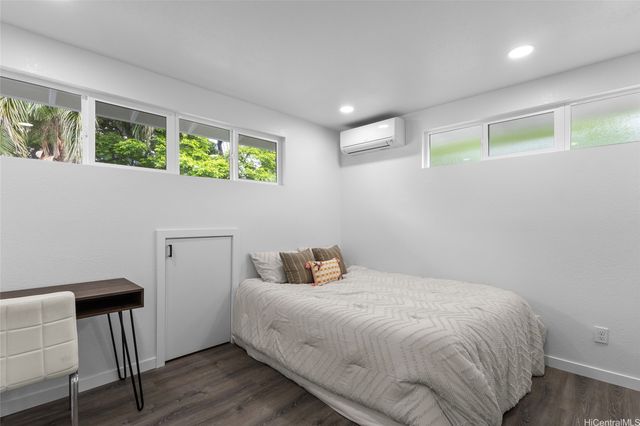 24 Muliwai Lane, Honolulu, HI 96817