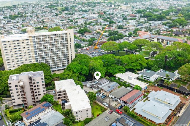 24 Muliwai Lane, Honolulu, HI 96817