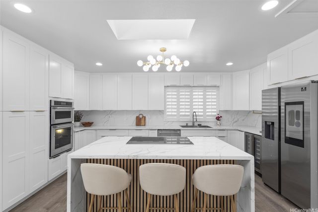 24 Muliwai Lane, Honolulu, HI 96817