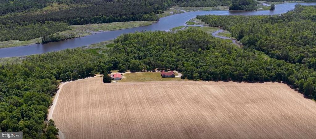 Image 1 of property listing at 5113 RIVER RD, Hurlock, MD 21643