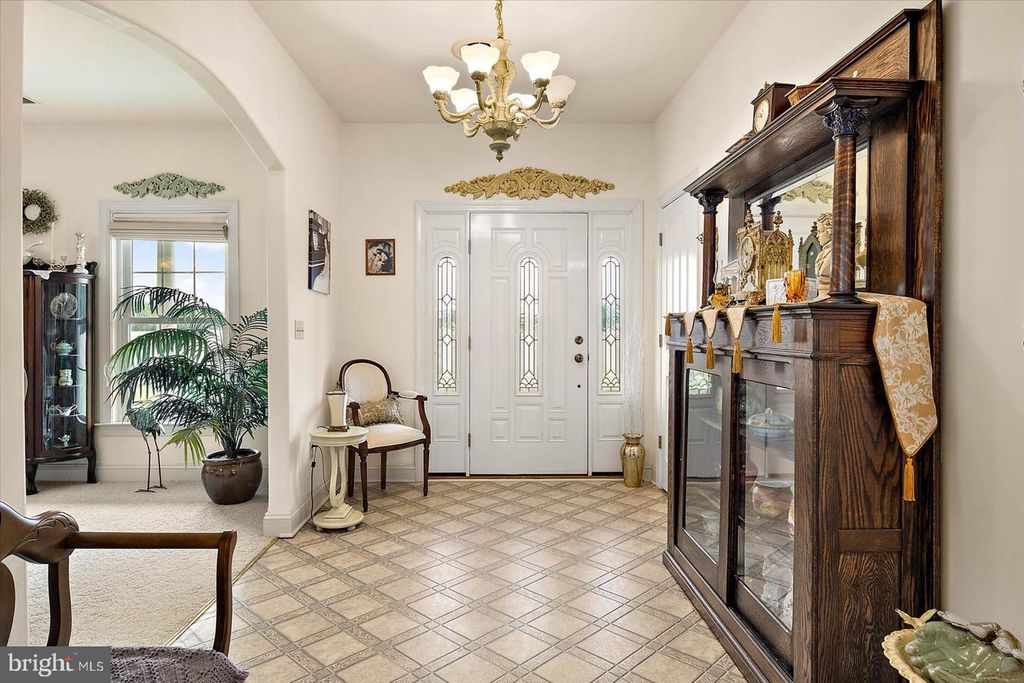 Image 11 of property listing at 5113 RIVER RD, Hurlock, MD 21643