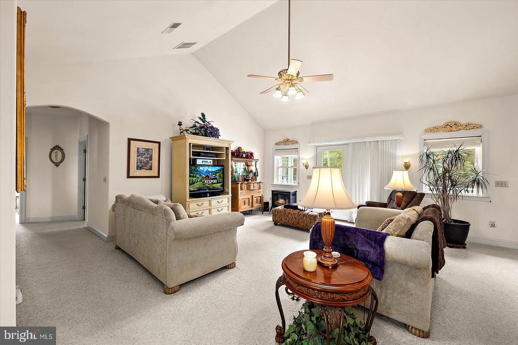 Image 15 of property listing at 5113 RIVER RD, Hurlock, MD 21643