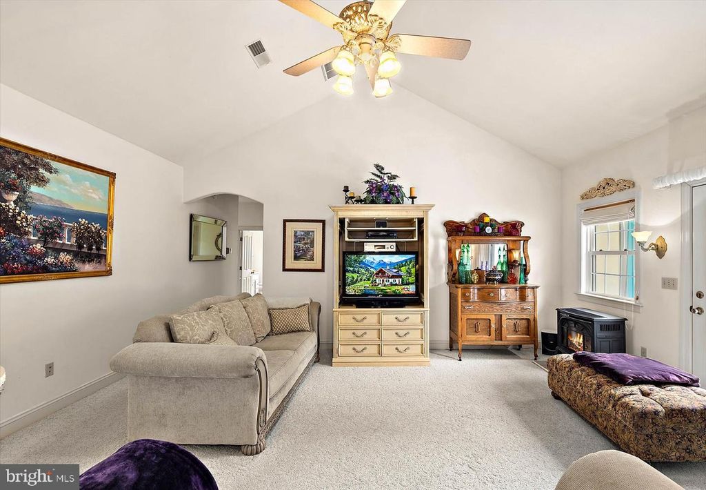 Image 16 of property listing at 5113 RIVER RD, Hurlock, MD 21643