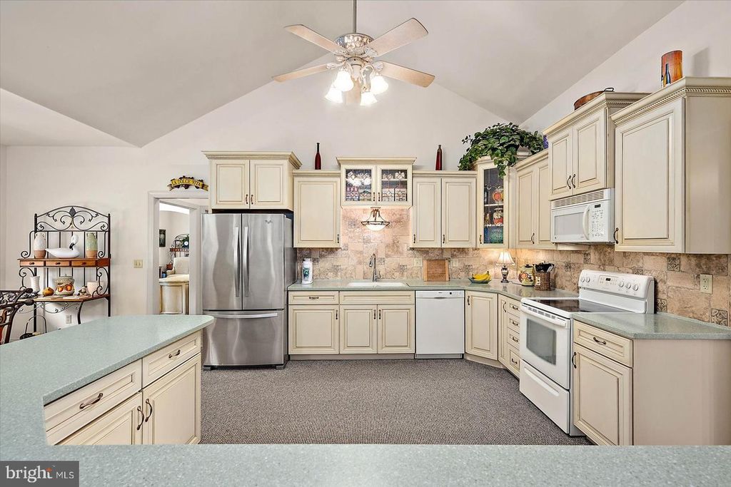 Image 18 of property listing at 5113 RIVER RD, Hurlock, MD 21643